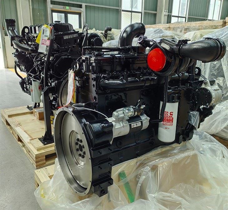 ‌Cummins 6ltaa8. 9- magna tal-vettura C325